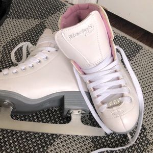 Like new girls ice-skates